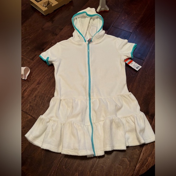 Cat & Jack Other - Girls swim cover up - Brand New!